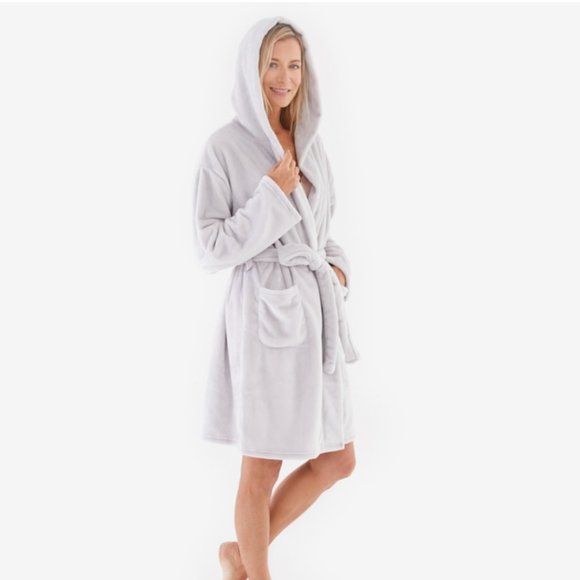 summer & rose Other - Summer & Rose Winter Cozy Robe -  Size Standard - NWT